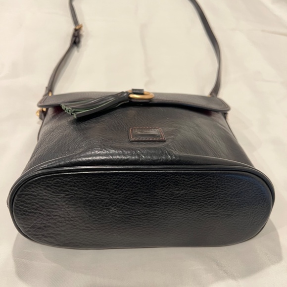 Dooney & Bourke Black Crossbody with Black/Green Tassle *EUC* - Picture 5 of 11
